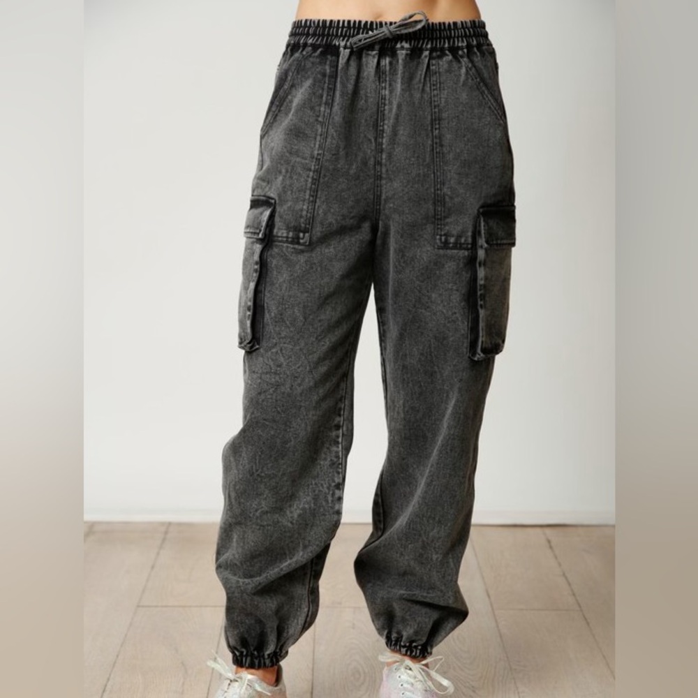 *NWT* Fantastic Fawn Charcoal jogger denim pants with side pockets